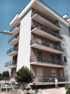 FASSA GIUGLIANO IN CAMPANIA RIFACIMENTO FACCIATA 07