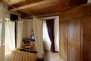 FASSA CENTRO BENESSERE HOTEL COLLEVERDE URBINO SISTEMA POSA 01